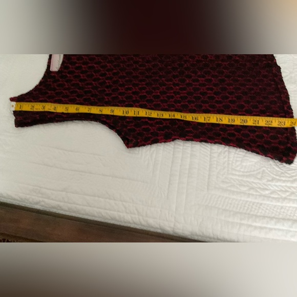 GLORIA VANDERBILT, RED/BLACK SLEEVELESS BLOUSE, SIZE: M - Picture 6 of 10